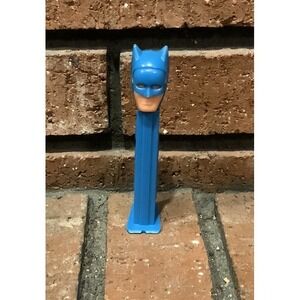 Vintage 1985 BATMAN Pez Dispenser DC COMICS Light Blue